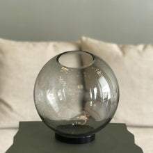 Load image into Gallery viewer, Globe Vase - Black
